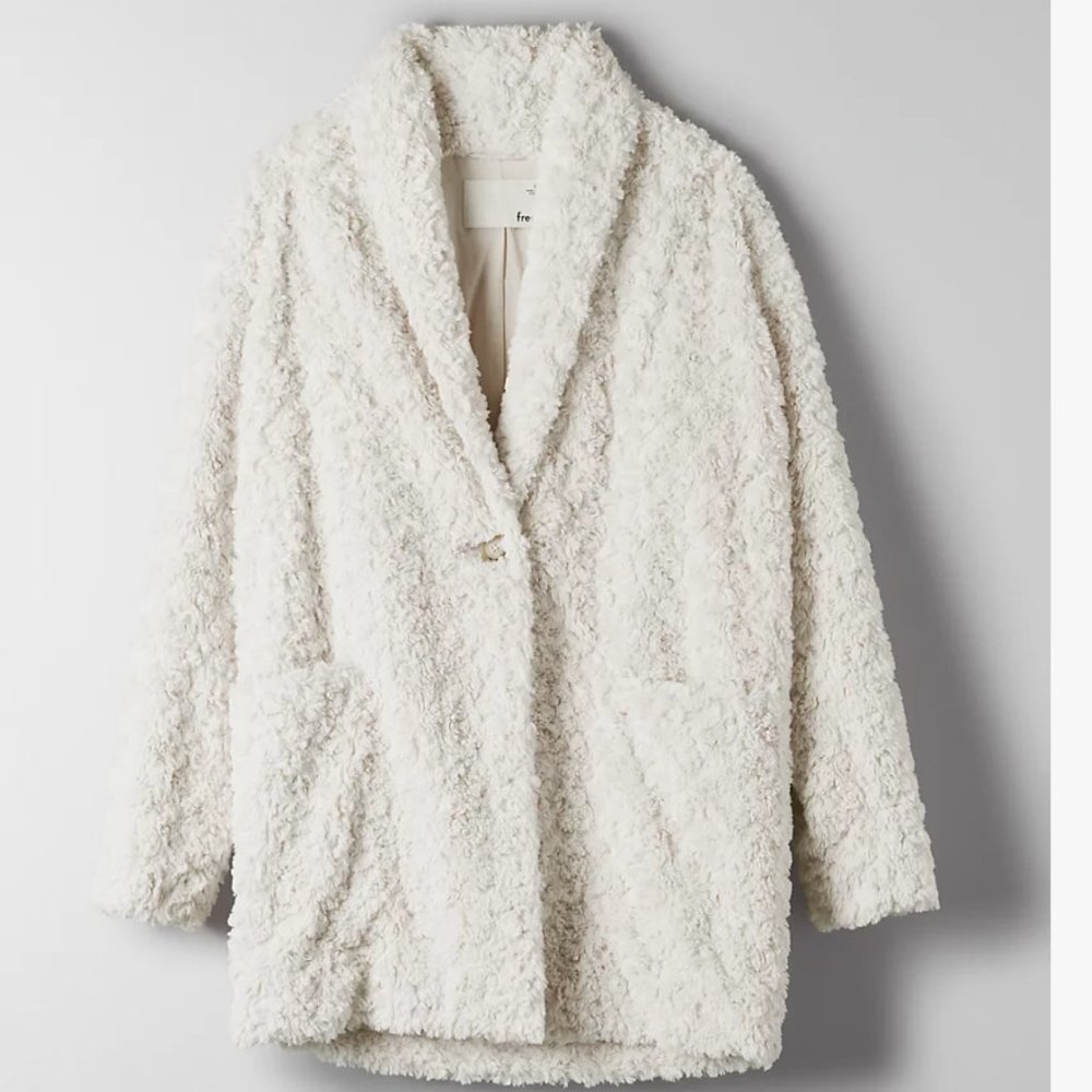 Aritzia Wilfred Free Plush Jacket Oversized Fuzzy Cream Teddy Coat size Small